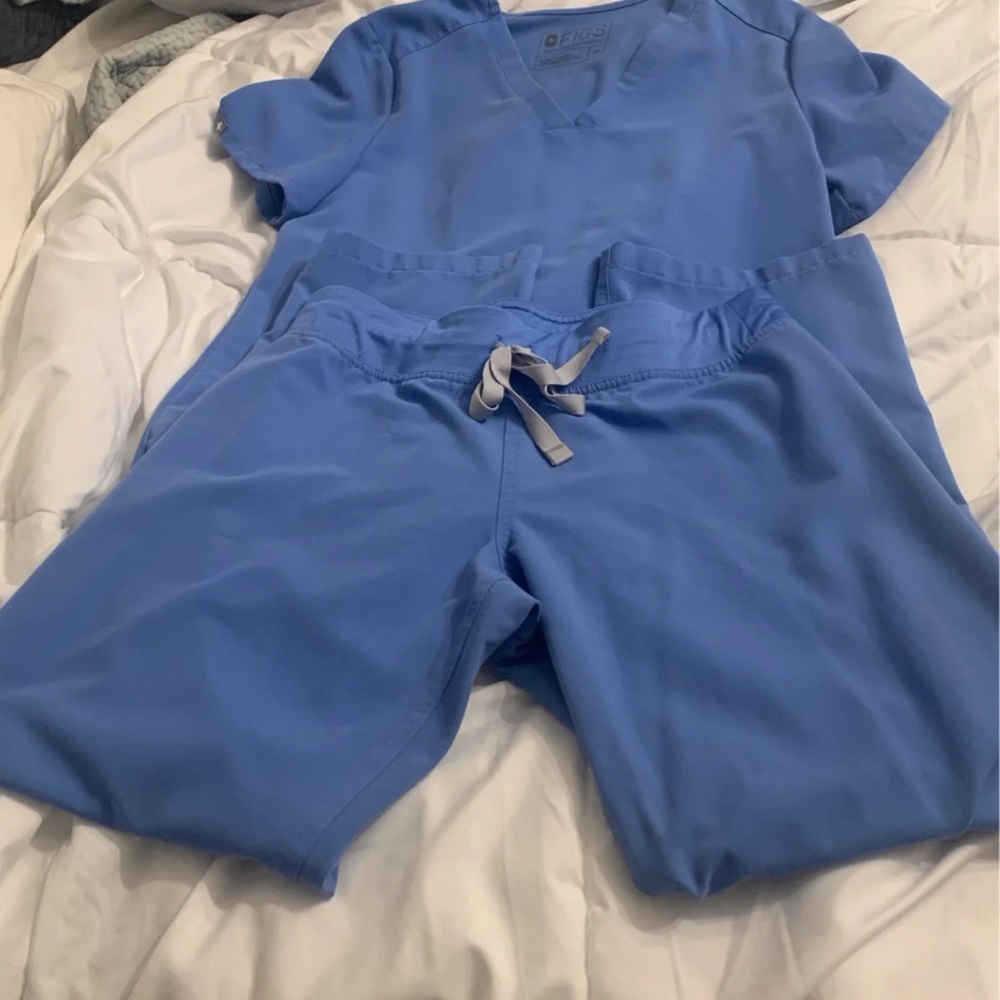 Figs Ceil blue scrub set